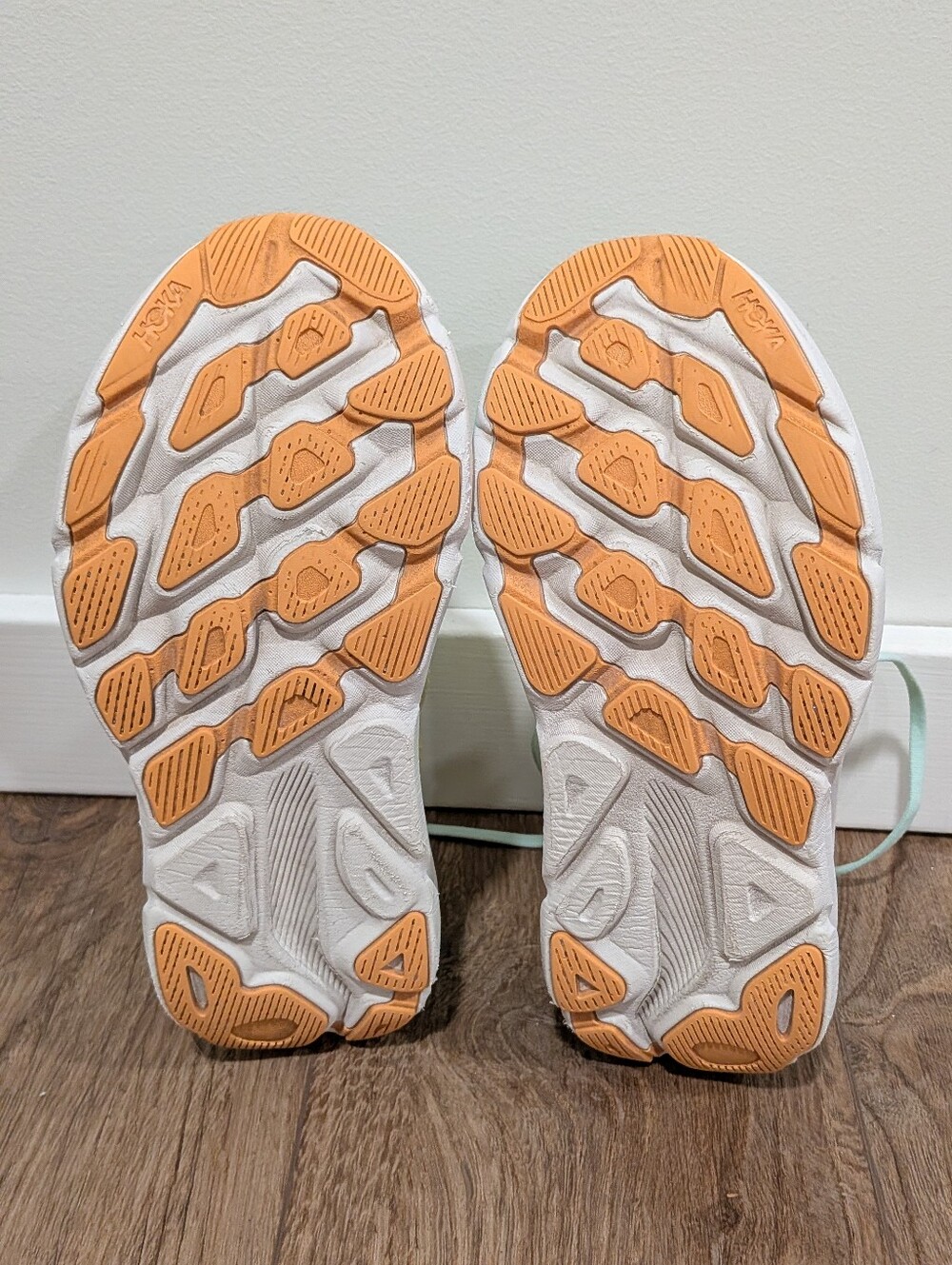 HOKA Clifton 9 Size 7.5B - Picture 12 of 12